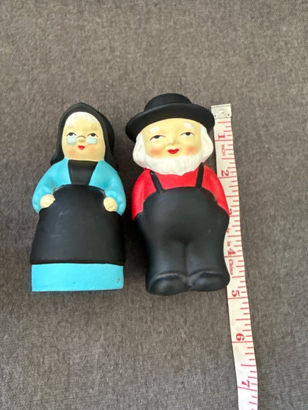 Amish Country Salt & Pepper Shakers With Wooden Holder Hand-Painted Ceramic Coll - Picture 9 of 11